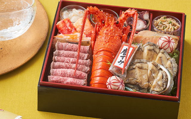 伊勢海老やあわびなど豪華海鮮がふんだんに入った、まるで宝箱のようなオードブル「萬福」。新年におせちとしてはもちろん、年末にお酒の肴としてもおすすめです。